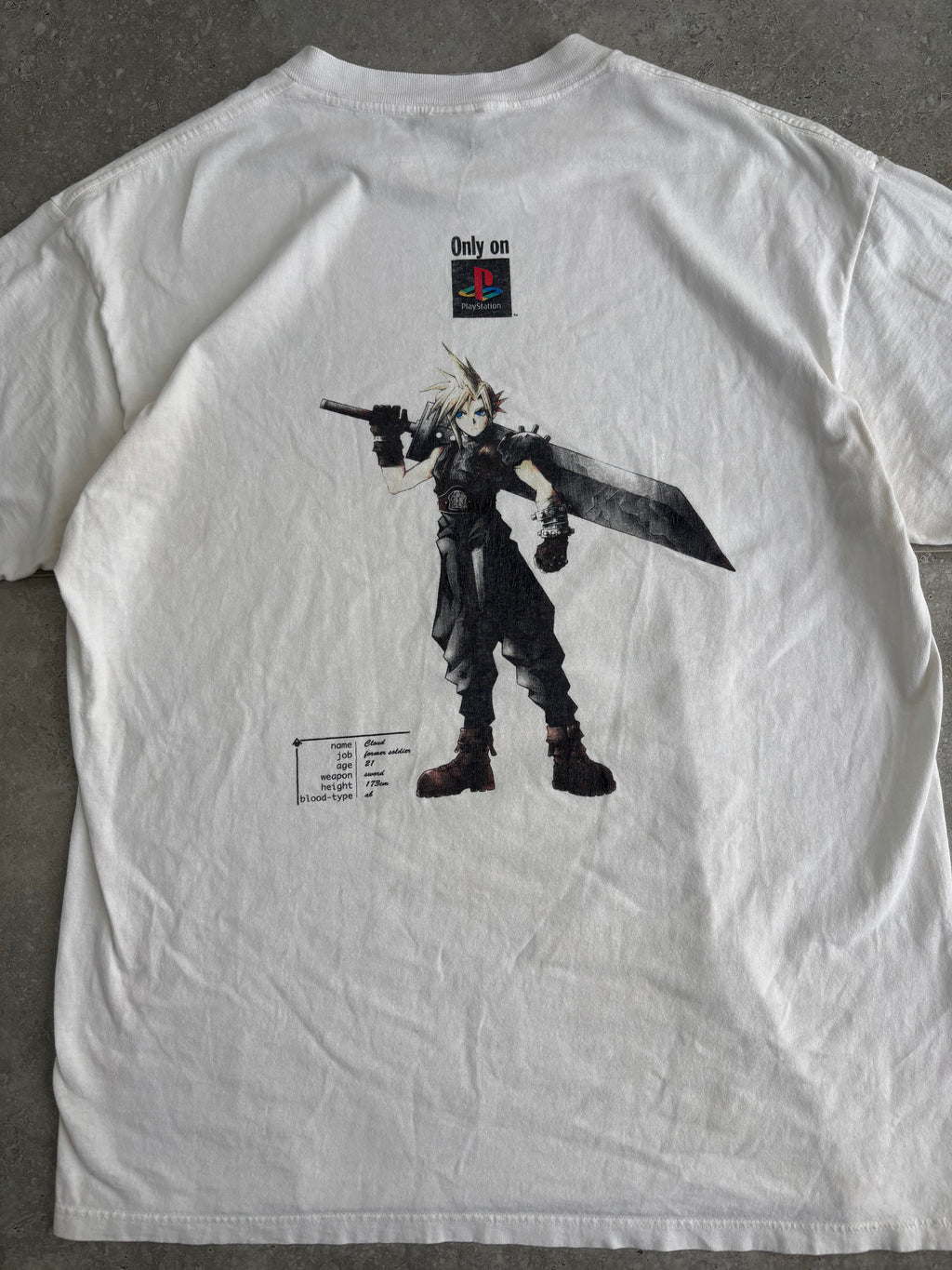 Vintage final Fantasy 7 Cloud Tee-shirt XL