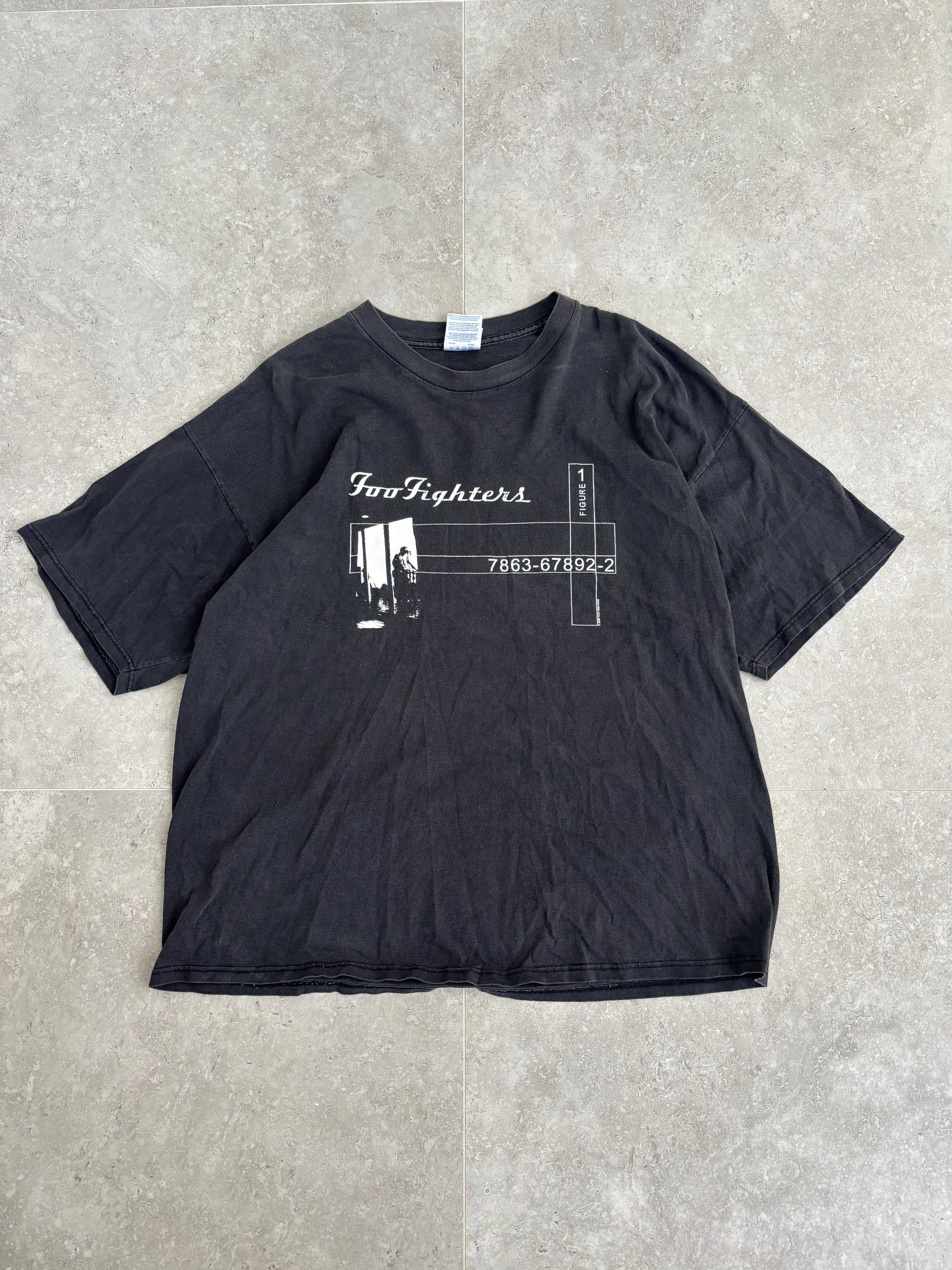 Vintage Year 2000 Foo Fighters concert T-shirt. Size 2XL.