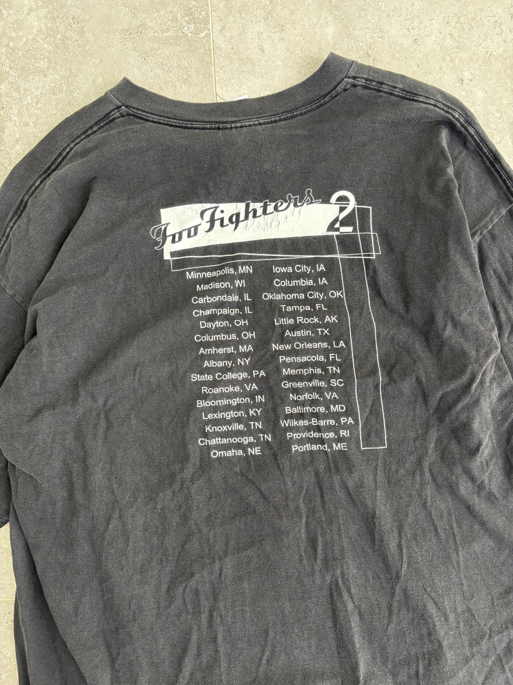 Vintage Year 2000 Foo Fighters concert T-shirt. Size 2XL.