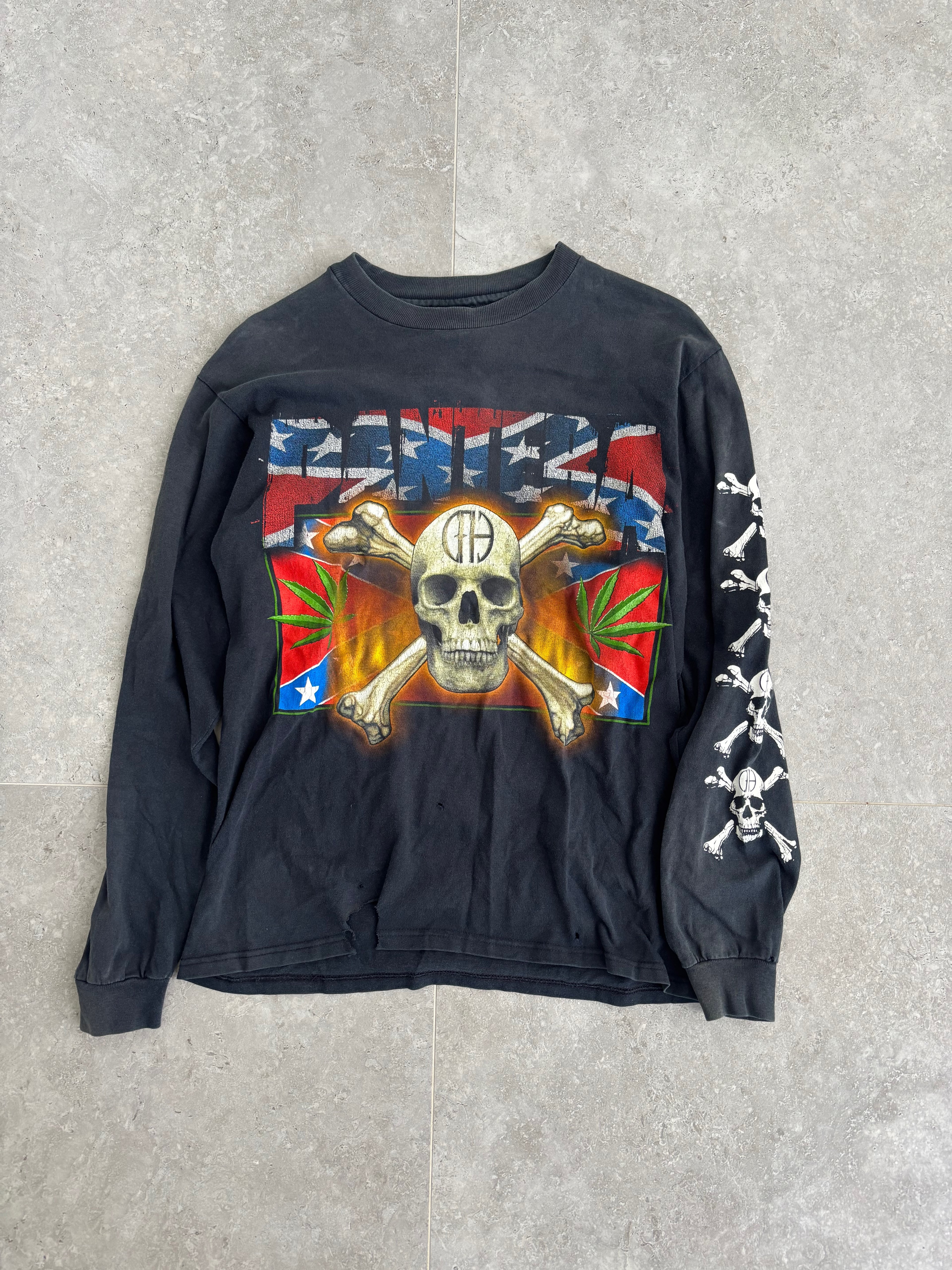 Vintage Pantera skull long sleeve. Size S-M