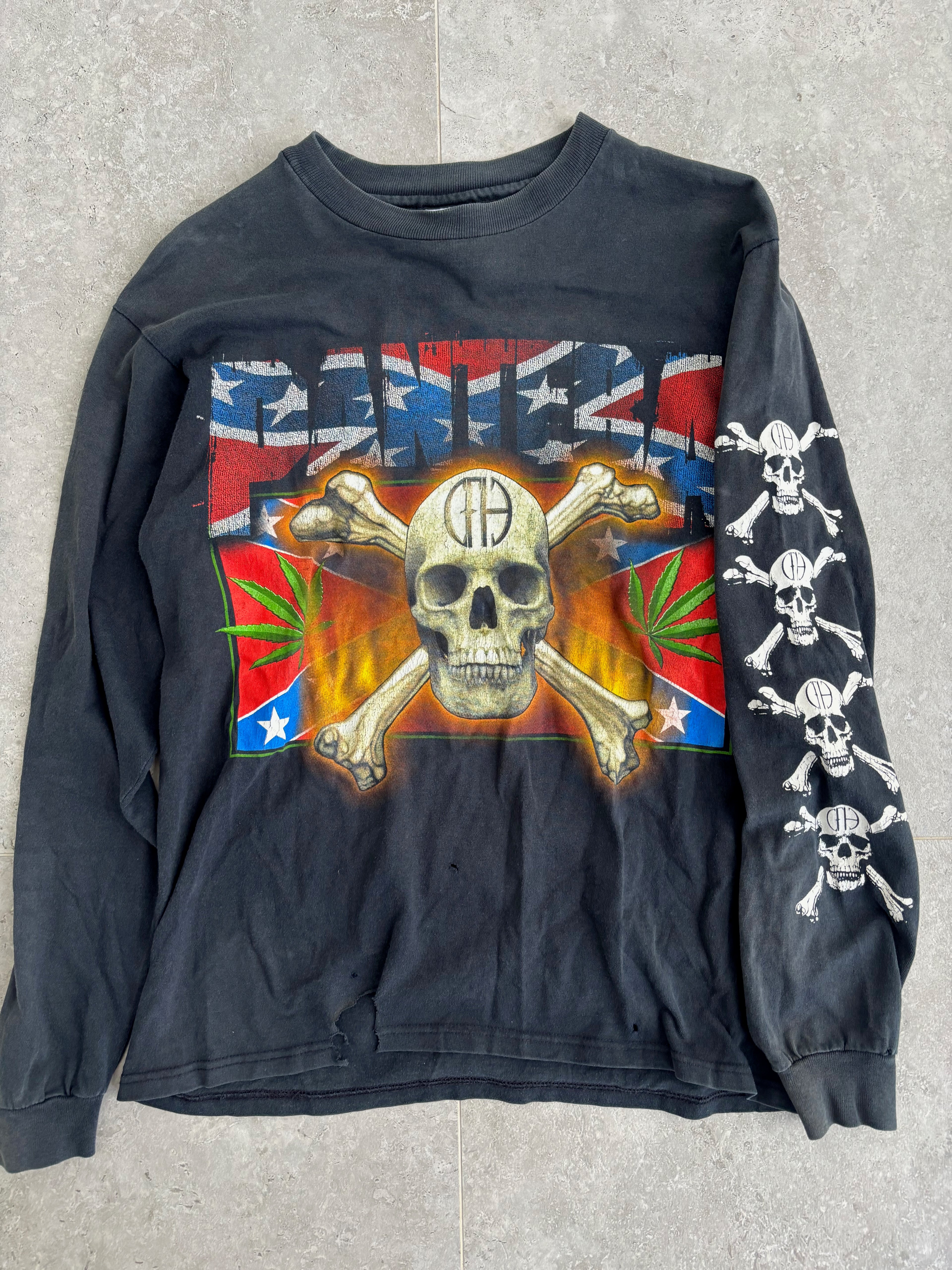 Vintage Pantera skull long sleeve. Size S-M