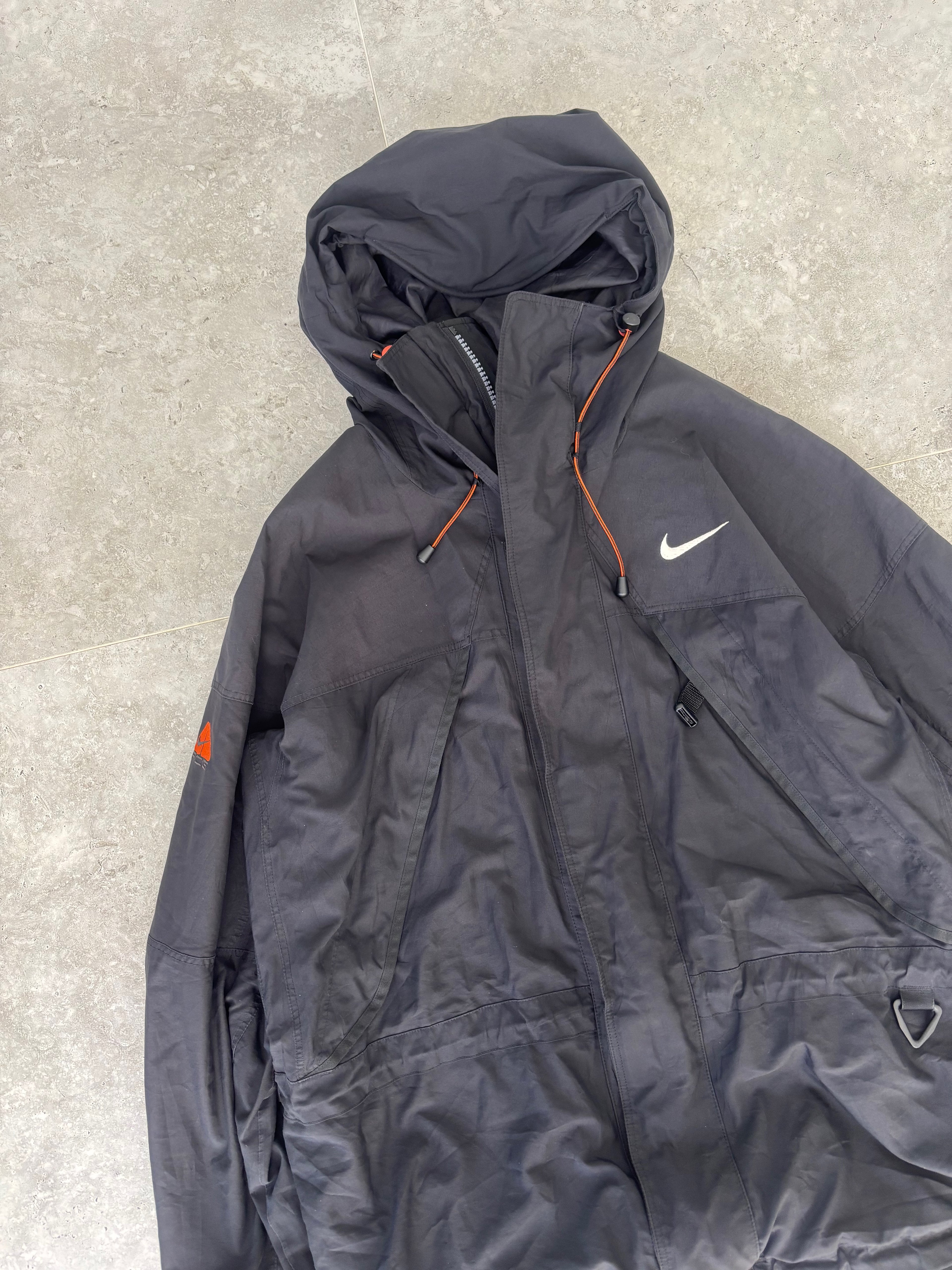 Vintage Nike ACG windbreaker jacket. Size XL–2XL.