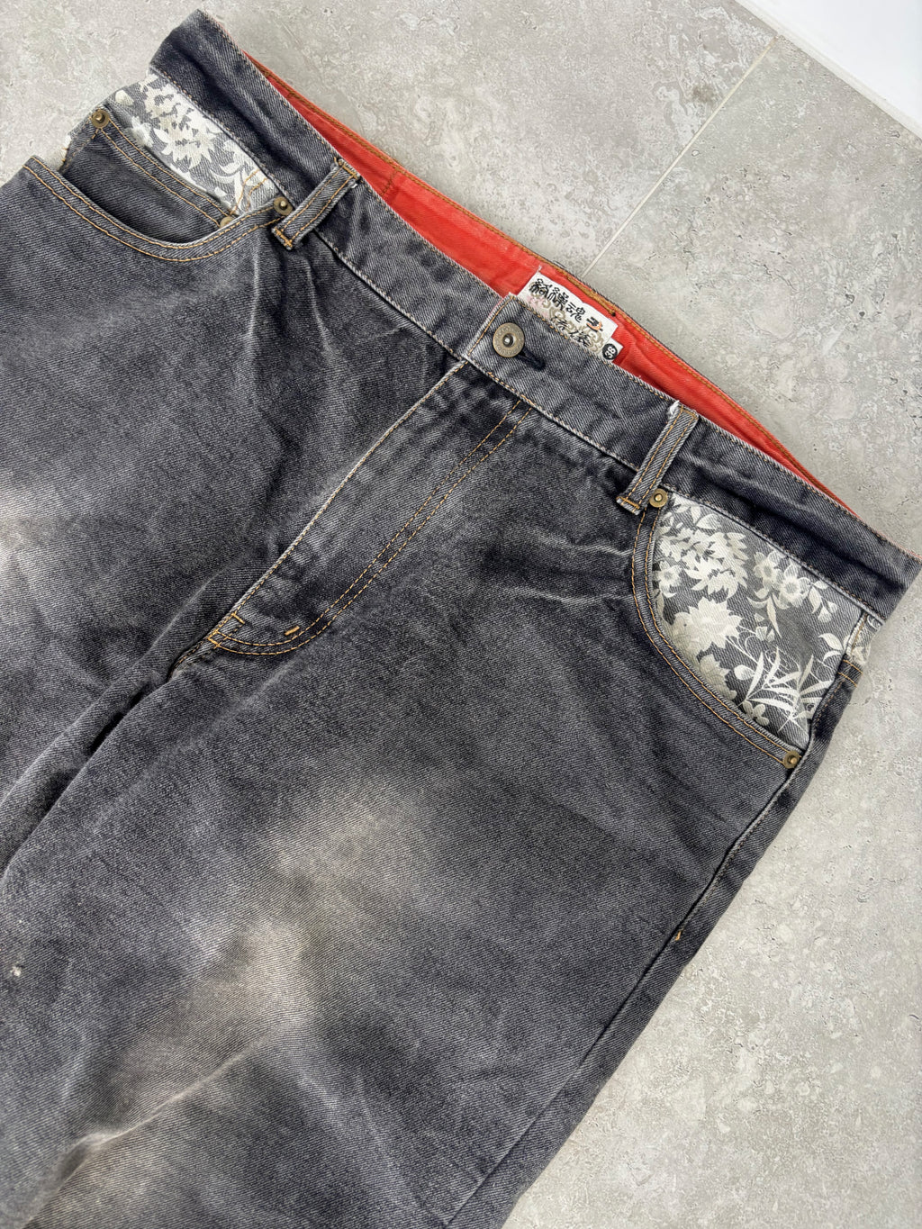 Karakuri Tamashii Koi 5 Pocket embroidery. Size 36–38.
