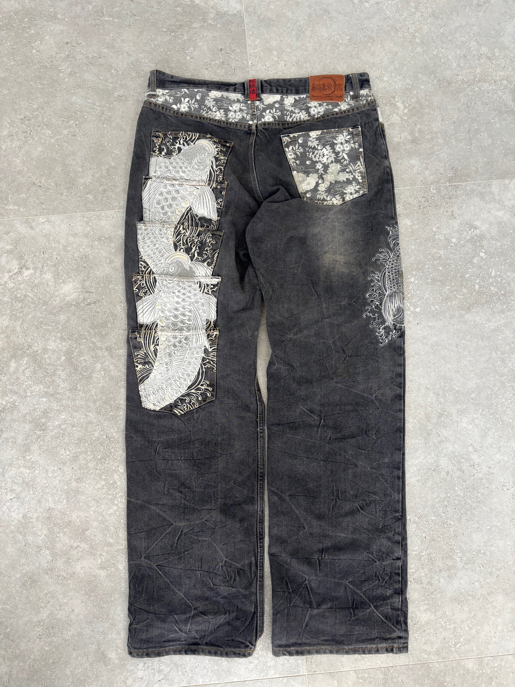 Karakuri Tamashii Koi 5 Pocket embroidery. Size 36–38.