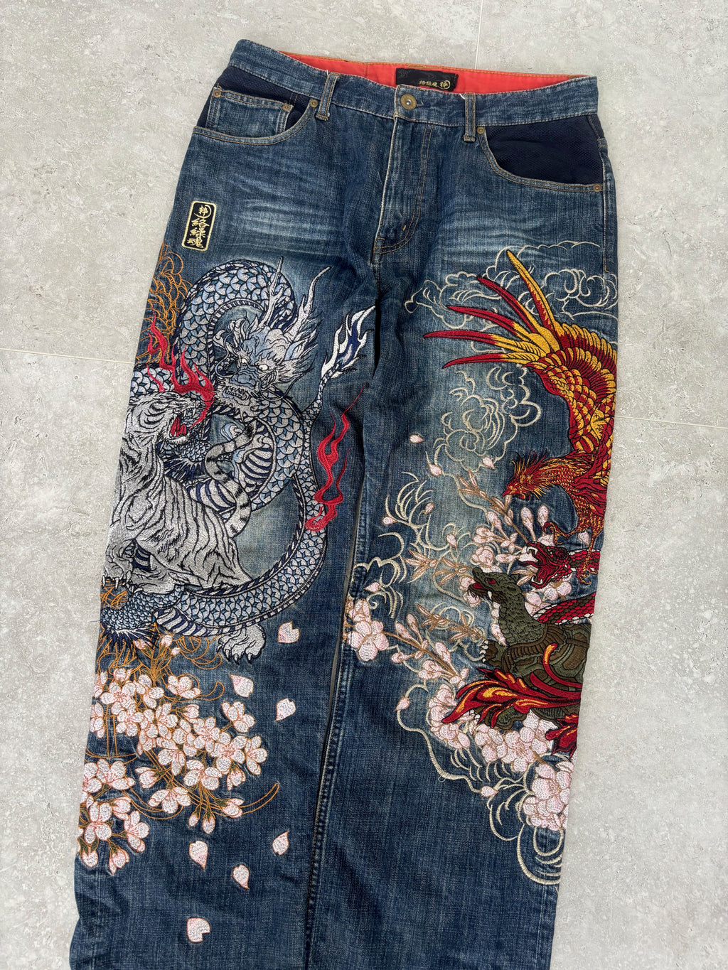 Karakuri Embroidered size 32-34