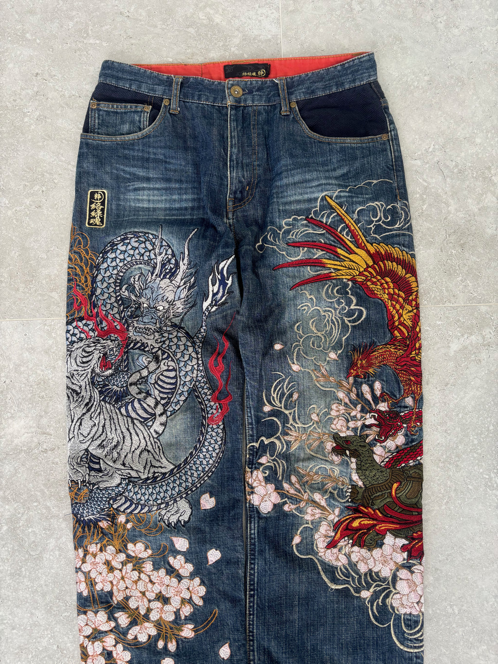Karakuri Embroidered size 32-34