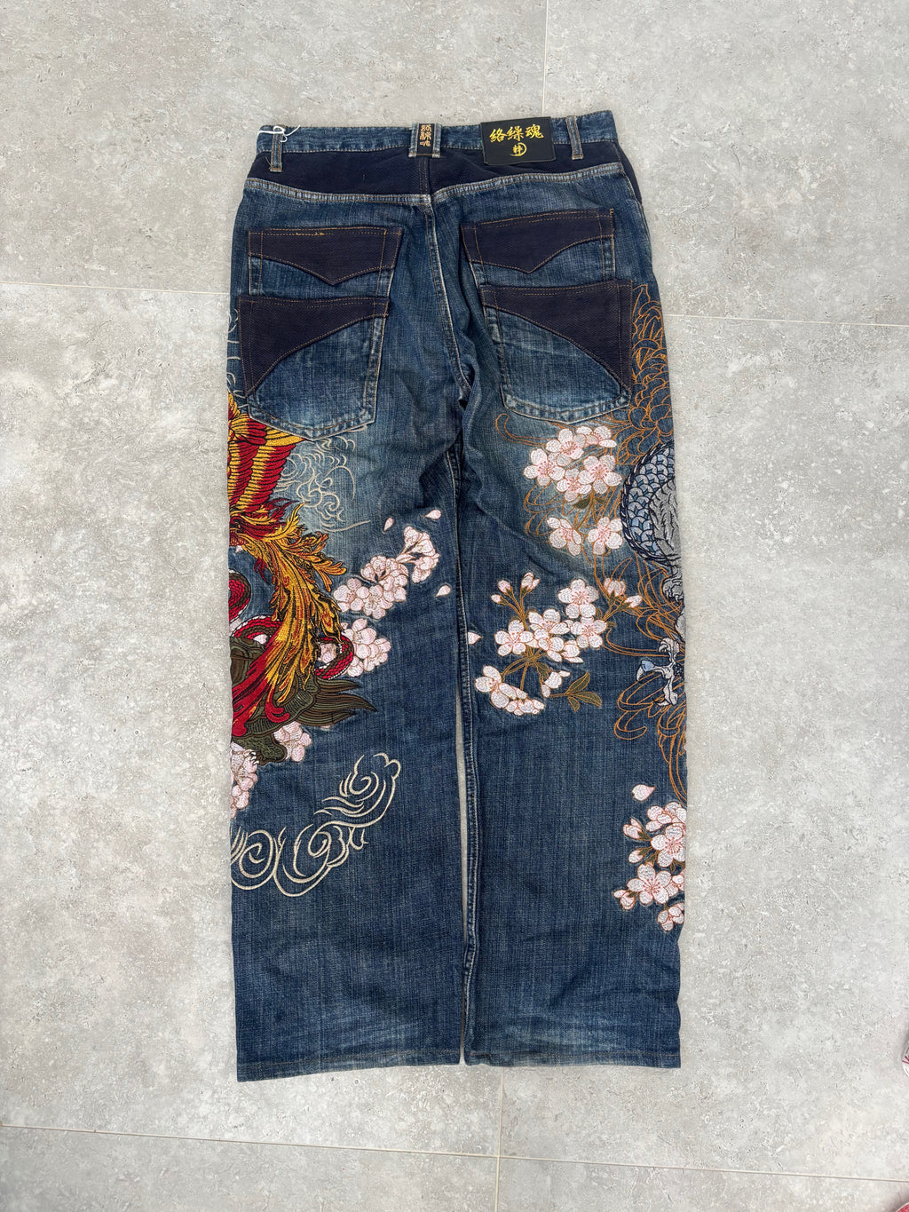 Karakuri Embroidered size 32-34