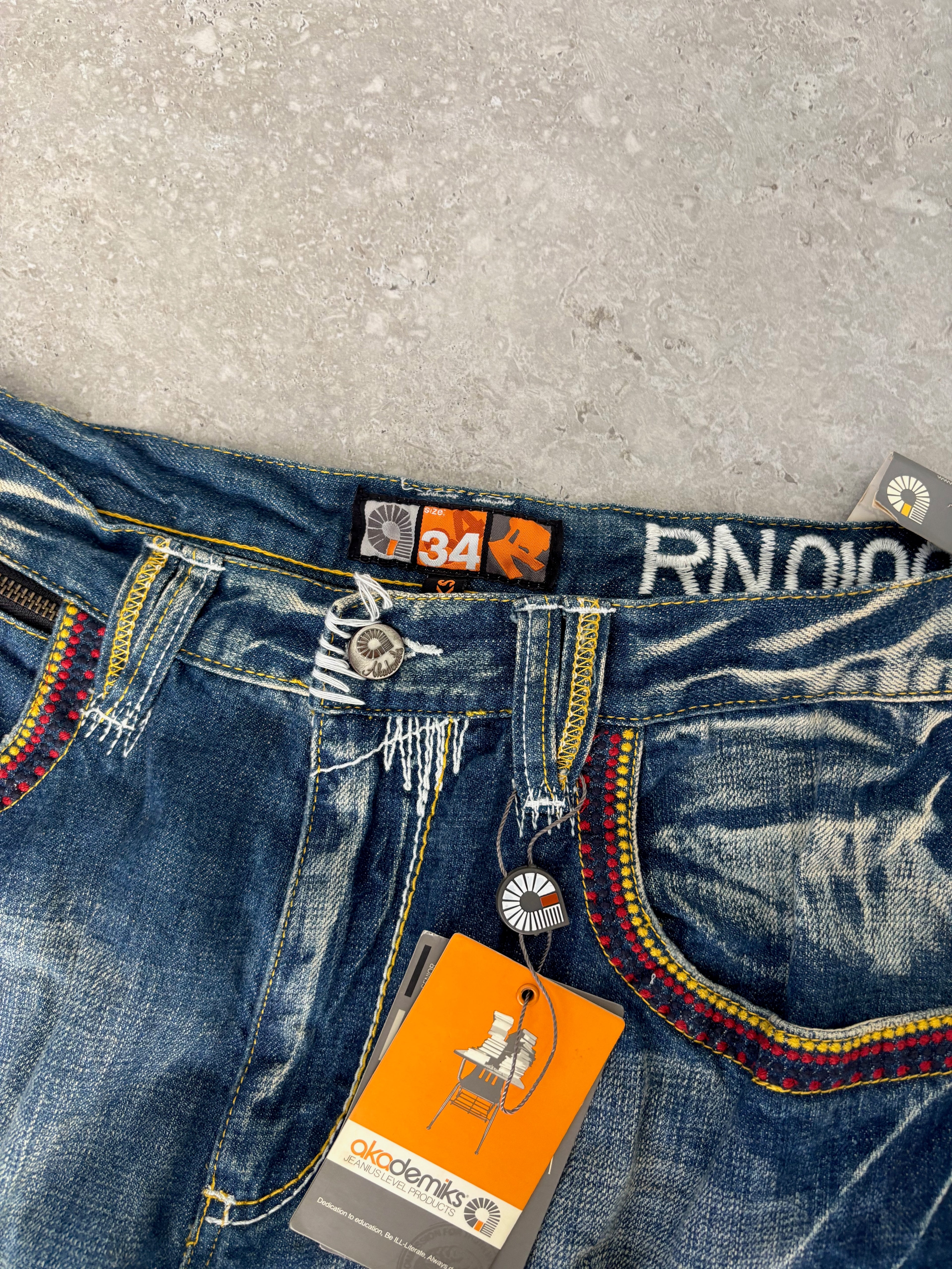 Akademikis Size 34