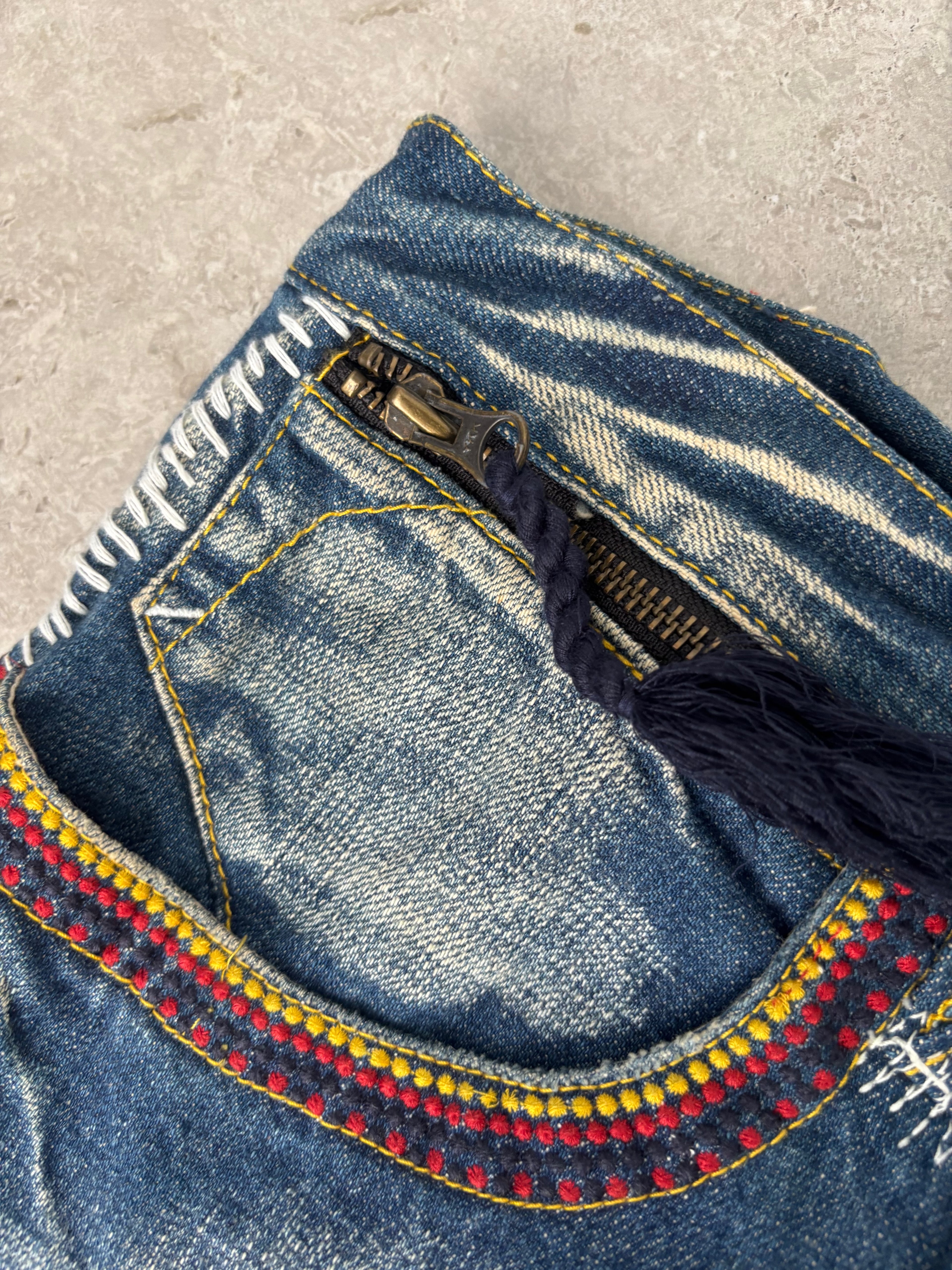 Akademikis Size 34