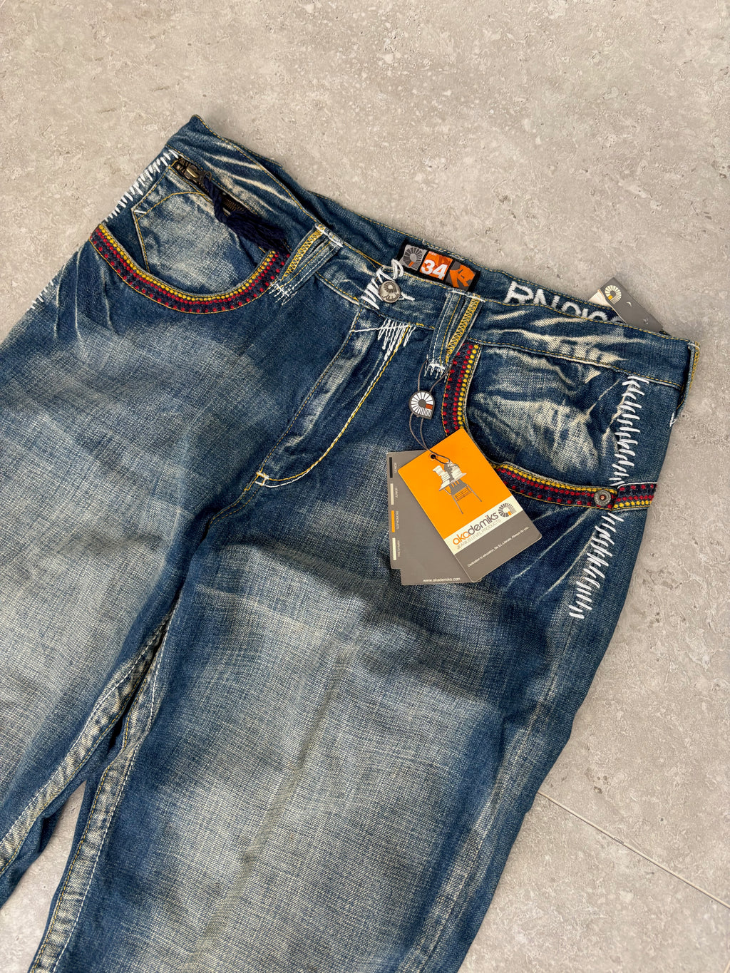 Akademikis Size 34