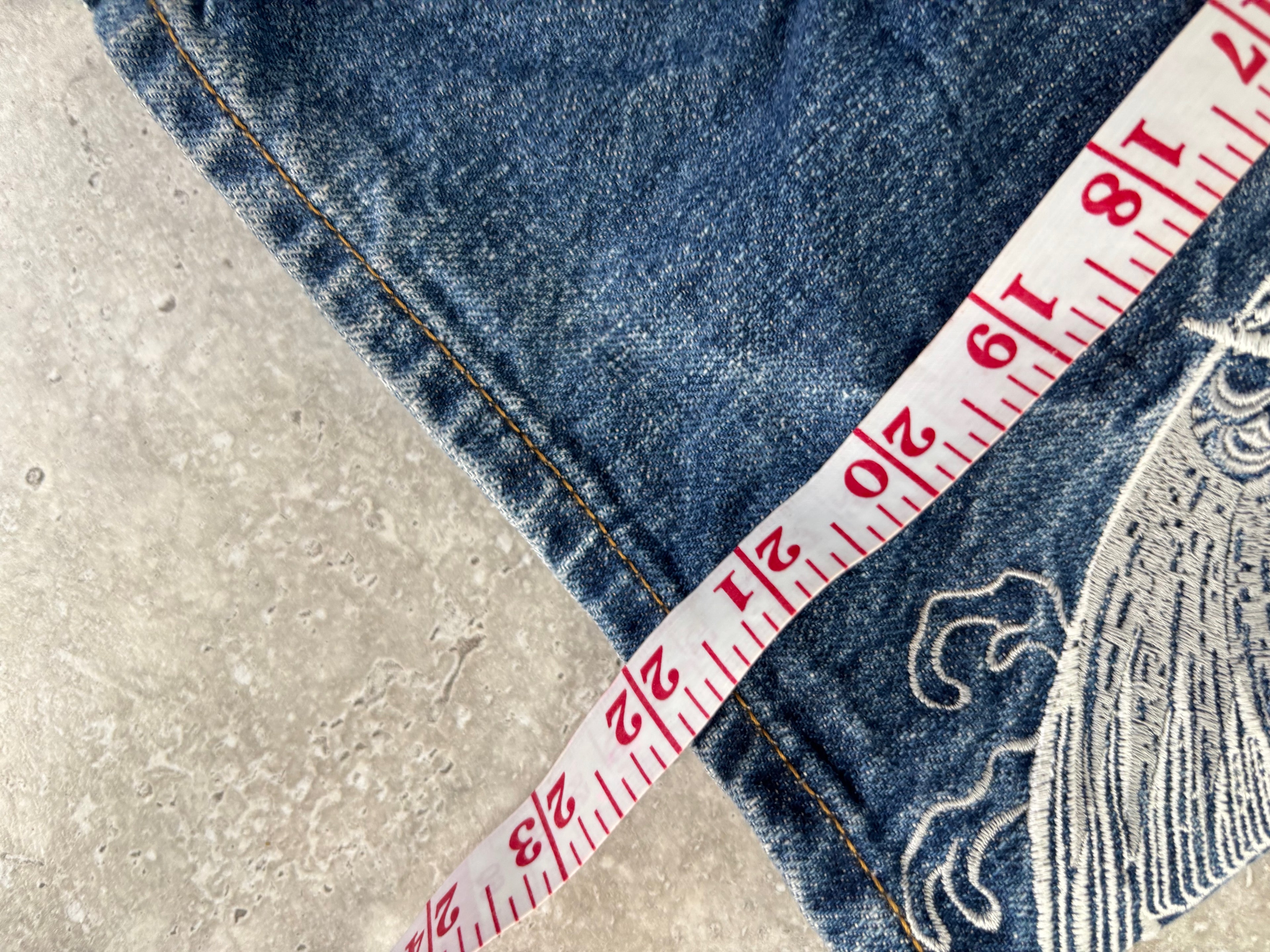 Karakuri Tamashi Koi Jorts Size 28-30