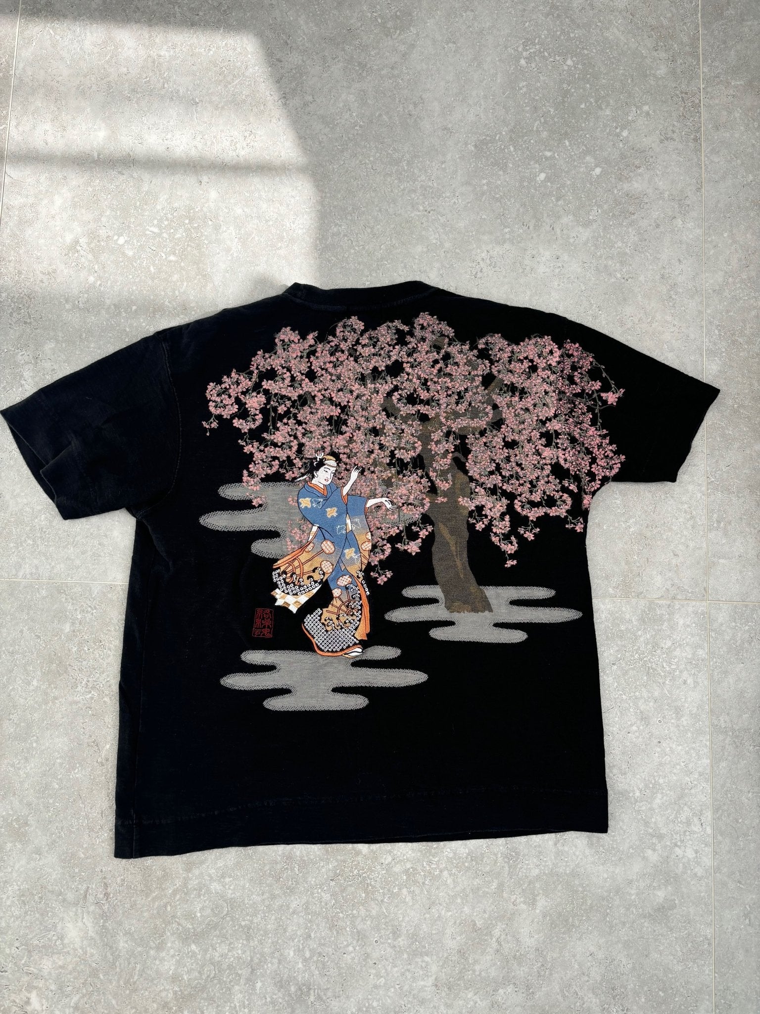 Karakuri Cherry Blossom TeeShirt M