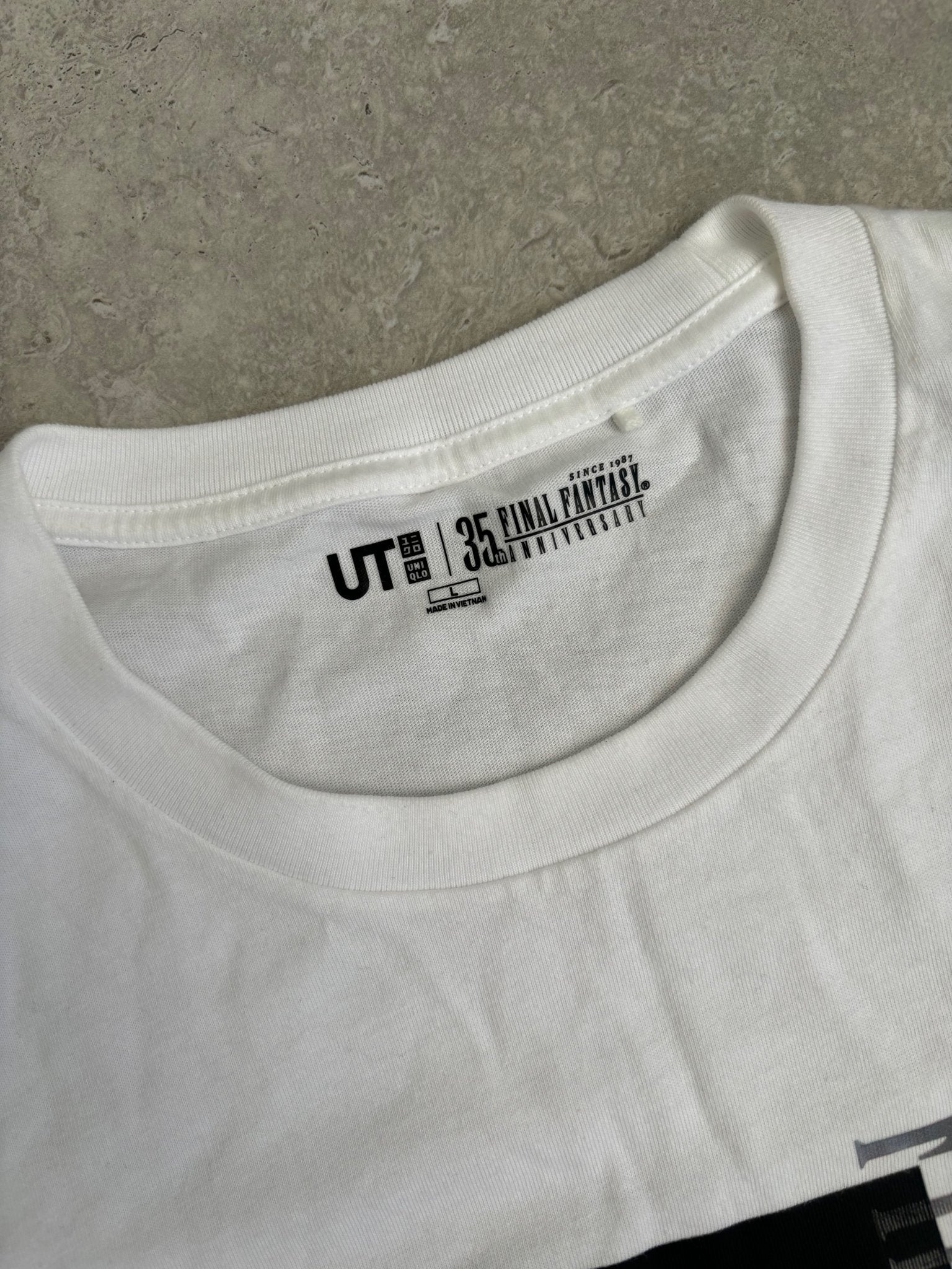 Final Fantasy 35th Anniversary X Uniqlo Japan T-shirt L