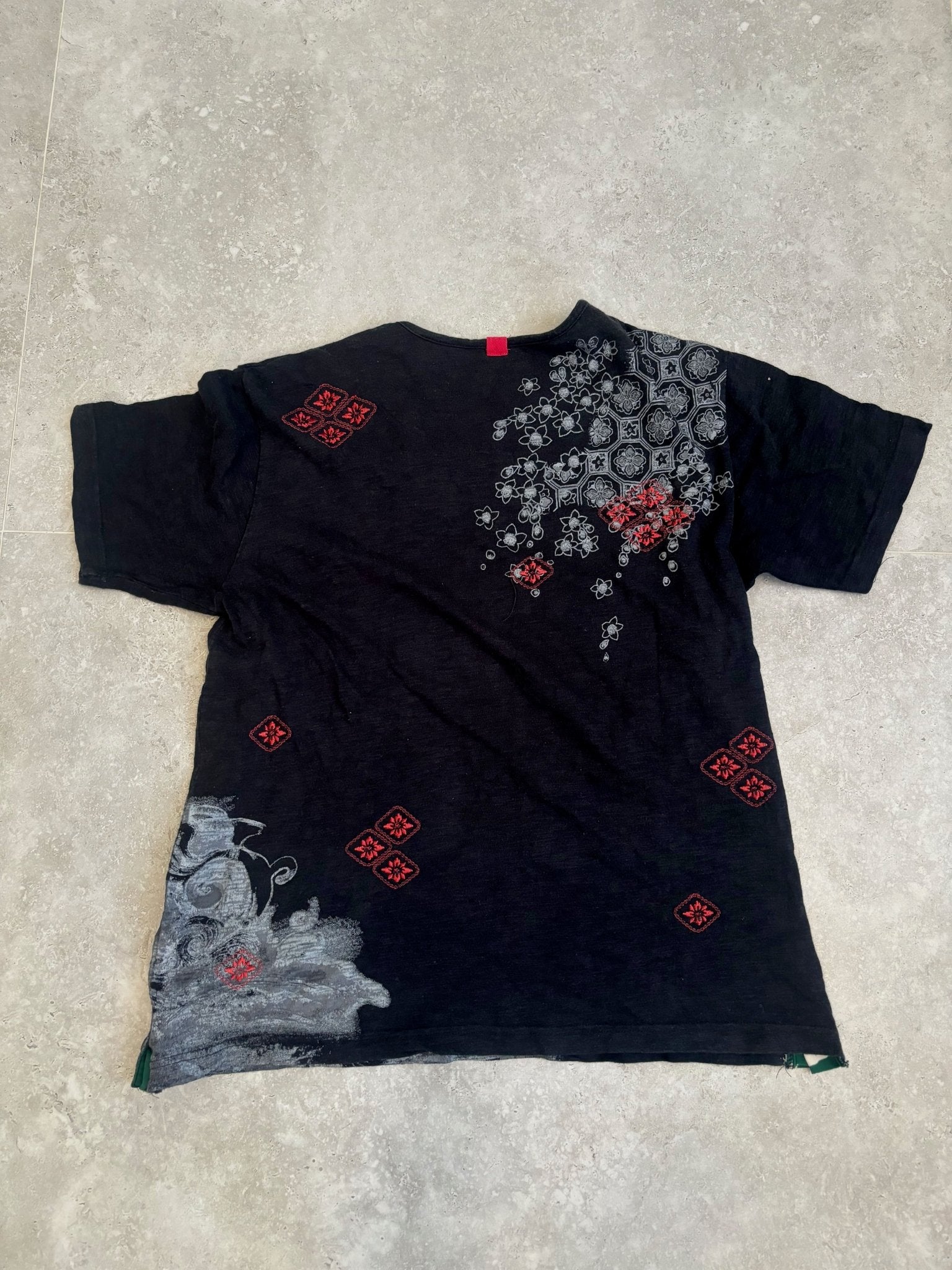 Japanese Embroidered Koi TeeShirt  Size L